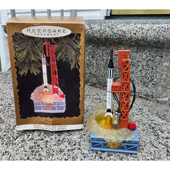 HALLMARK 1996 Journeys Into Space Freedom 7 Light & Sound Ornament - Picture 1 of 3